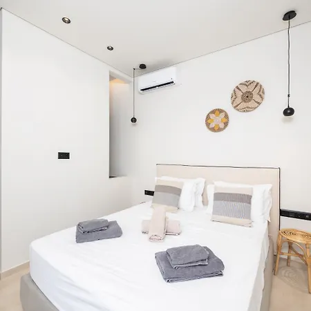 Massari Hills Moon * Archangelos (Rhodes)