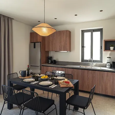 Massari Hills Moon *