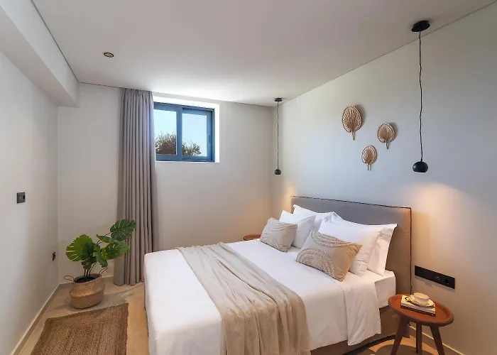 Massari Hills Moon 阿彻奇洛斯